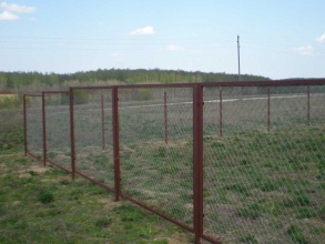 Забор из сетки рабицы в натяг секционный 12 метров фото в Свердловском